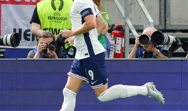 金年会体育-CBA各大足球队海报盘点